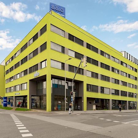 A Pousada A&O Graz Hauptbahnhof Exterior foto